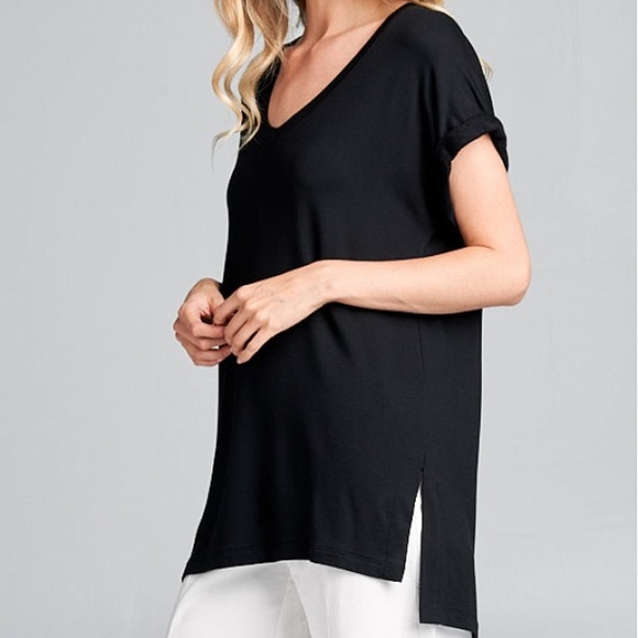 Black long v-neck with side slits cuffed sleeves - Picture 2 of 5